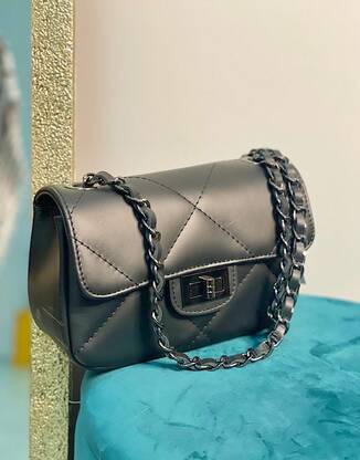 Стильна маленька чорна  жіноча сумка  Virginia Conti