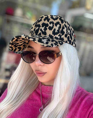Жіноча кепка з леопардовим принтом