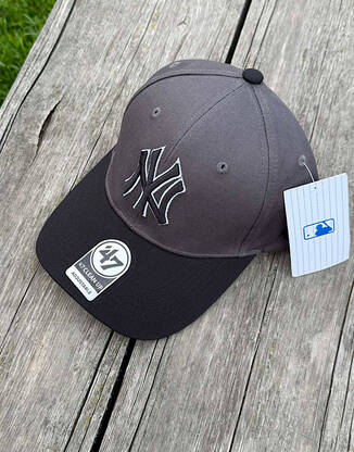 Кепка Бейсболка New York Yankees сірого кольору 
