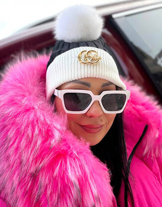 Шапка стильна біла з чорним Gu  з натуральним хутром